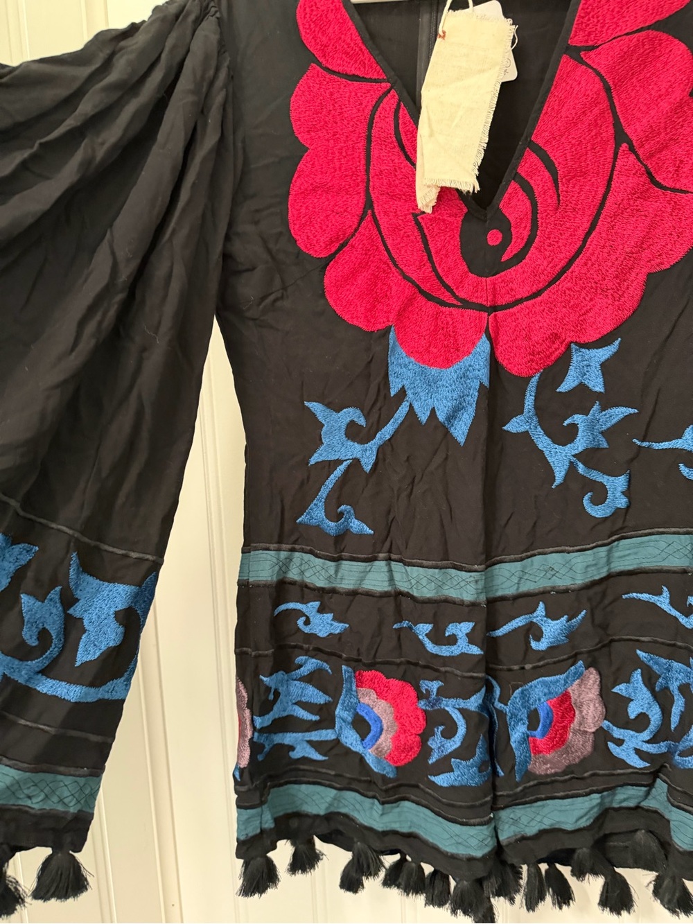Ultra RARE Free People Bali Embroidered Romper NWT Tassel Boho Festival size 4 - Picture 14 of 14